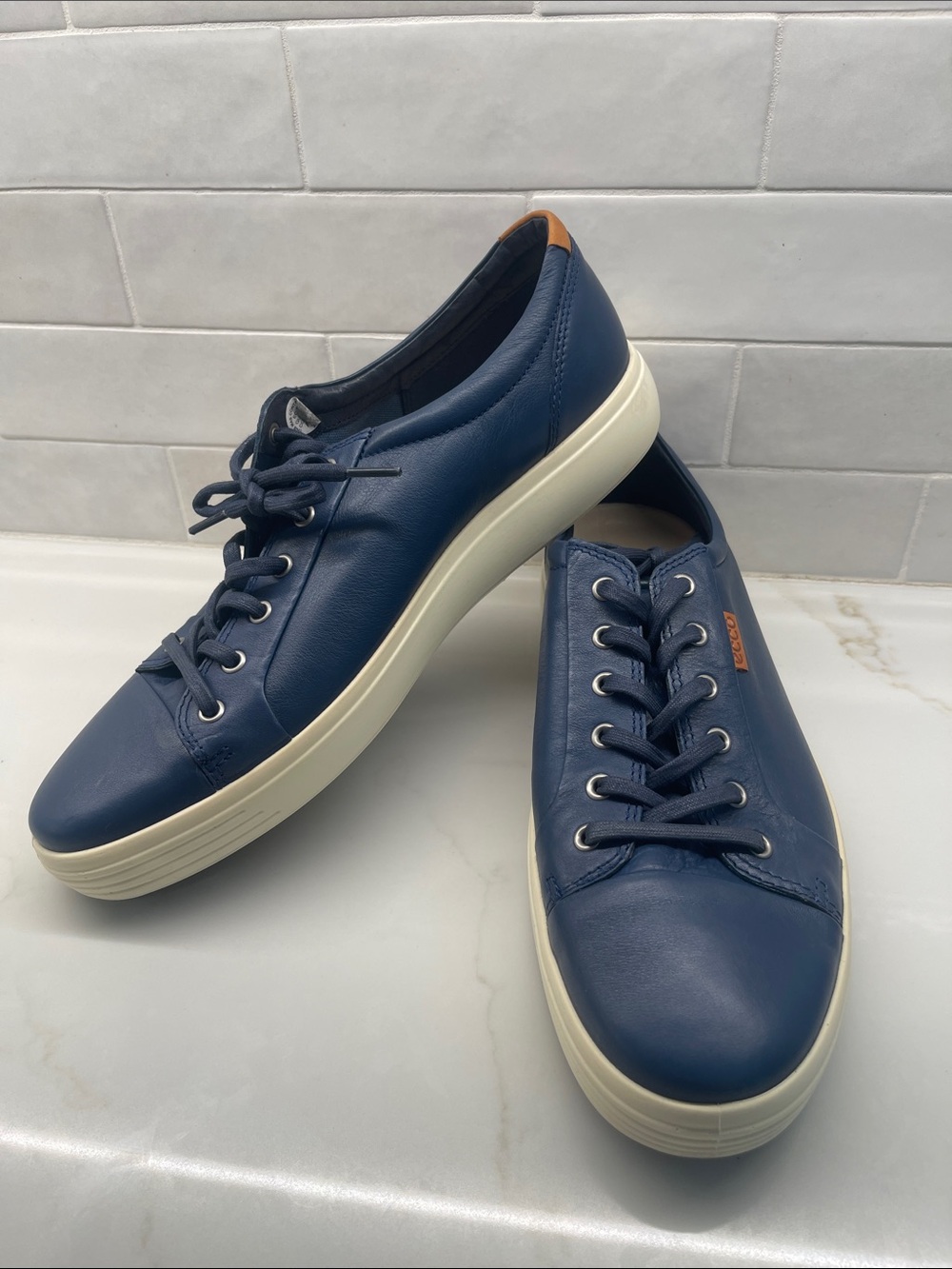 Men’s Ecco Navy Leather Lace-Up Sneaker with Cream Sole Size 47  (US 12 D) NEW